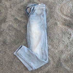 Light-wash American Eagle skinny jeans/jeggings